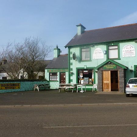 Causeway Tavern Bed & Breakfast Bushmills Exteriér fotografie